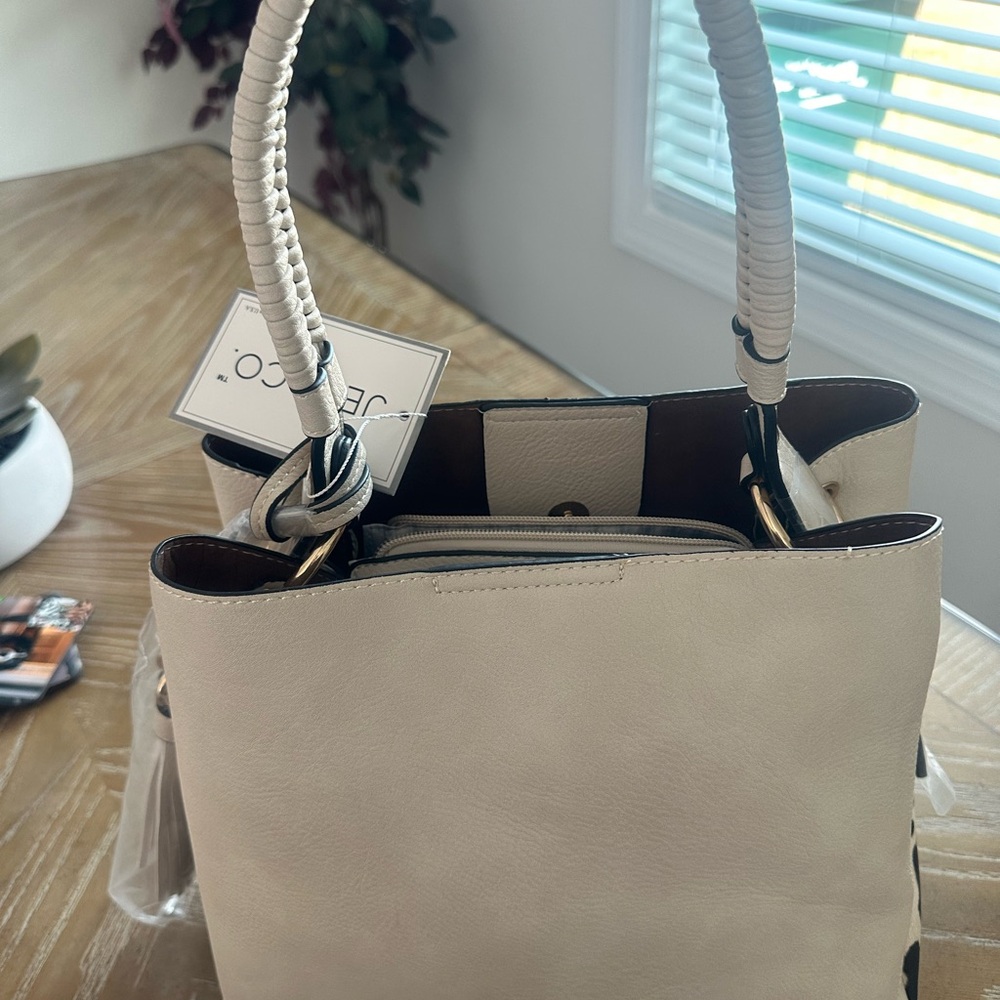 Jen & Co. Satchel Purse. - Picture 2 of 14
